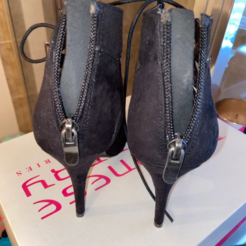 Chinese laundry black heeled sandals